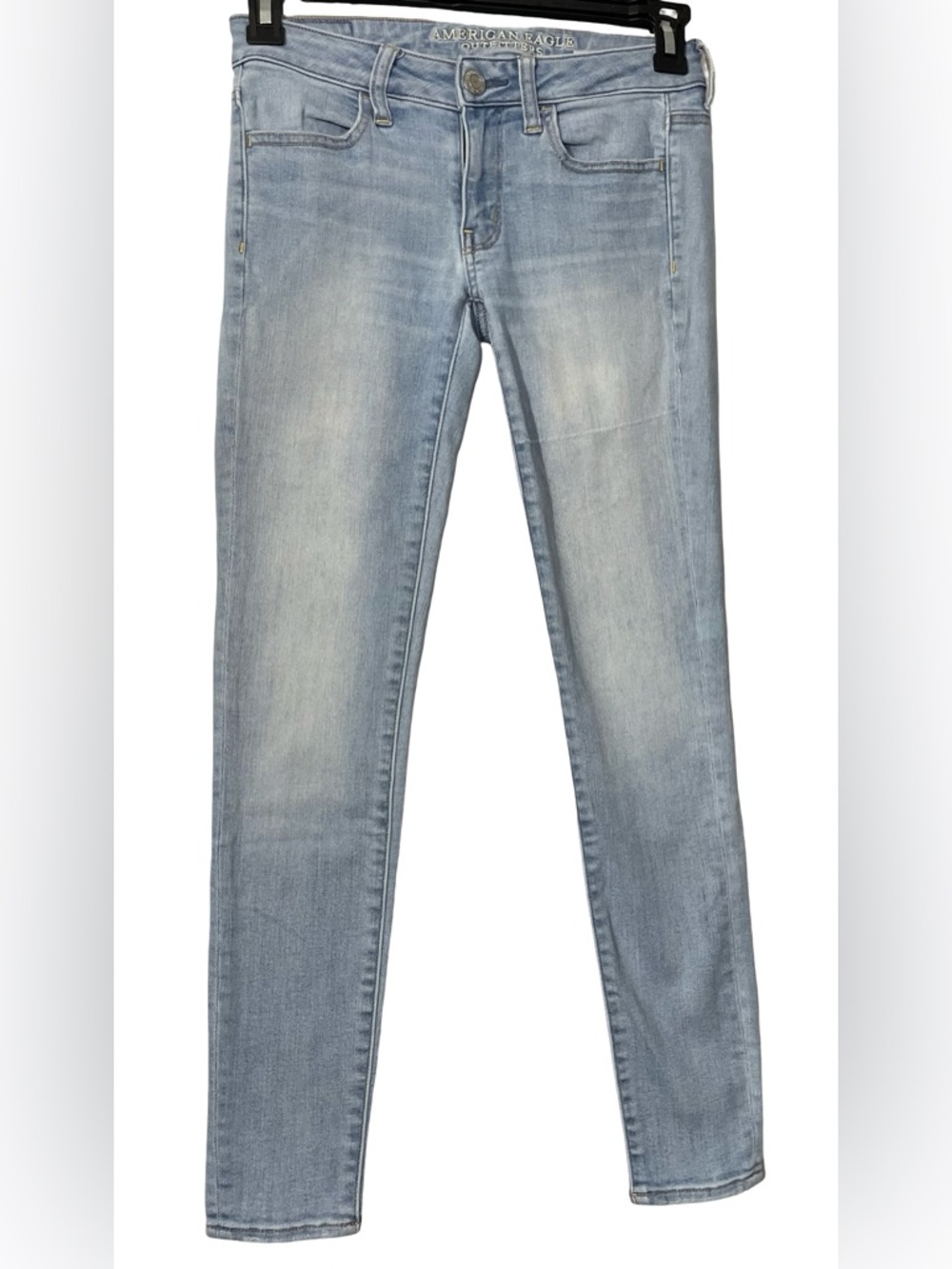 Light wash American Eagle Outfitters jegging jeans in women’s size 2
